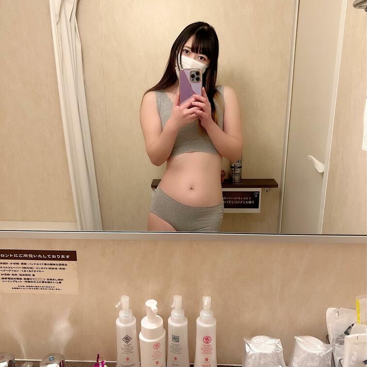 こんばんわ🌙まなです(o^^o)♪

ほとんどの会社は今日が仕事納めなのかな？
明日から休みの人は今年1年間お仕事