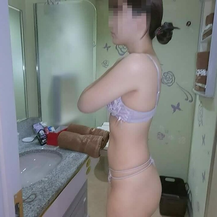 一緒にお風呂前のお触り❤️