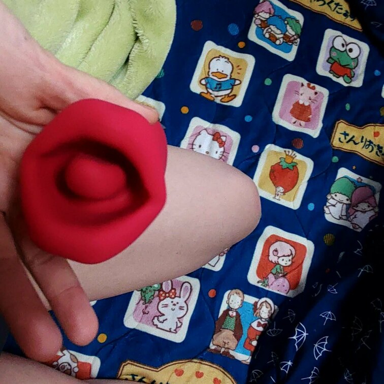 乳首で新しいおもちゃを試すだけの動画。
私が面白いので投稿しておきます。