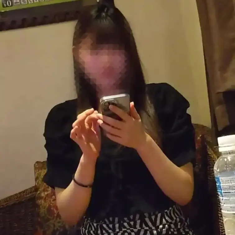芸能・女優さん
この時20歳 やっぱ一目気にするんですね 会うときはいつもホテル直行！！ 時々、作品で見かけます お願