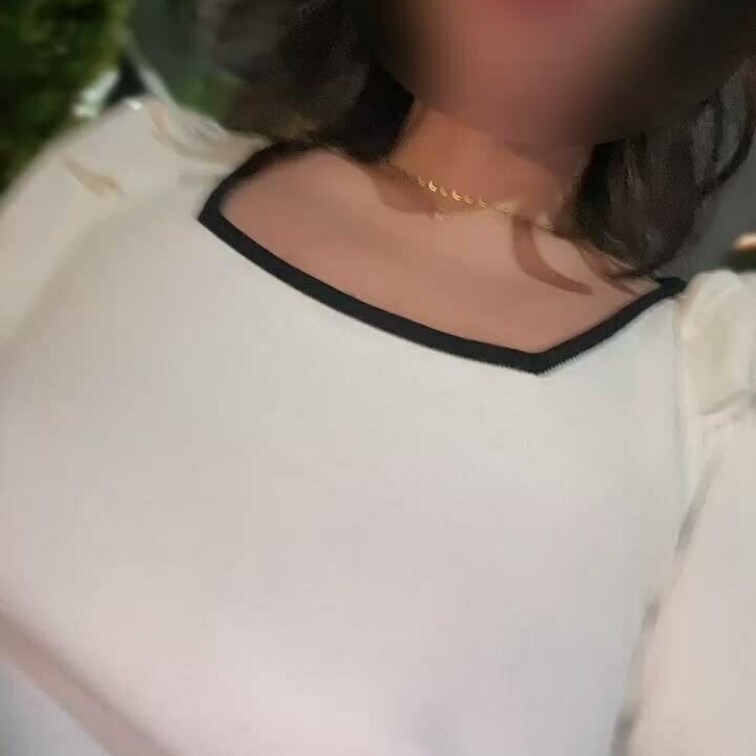お外で乳首いじいじしてるやつ🥺