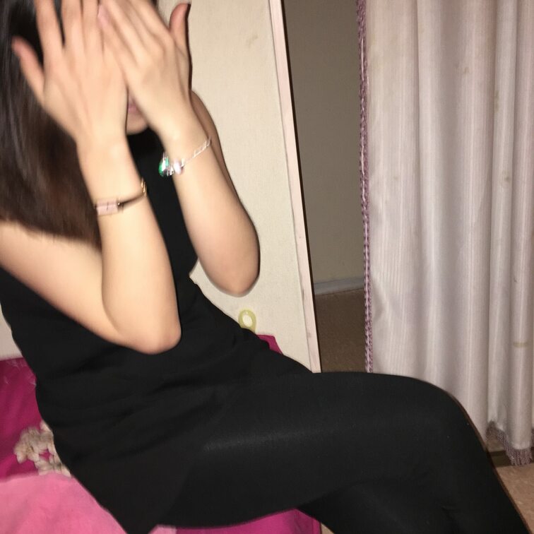 ２畳程度の狭い部屋にベッド。よく通っていたとある中国エステで顔隠しの条件で写真を撮らせてもらった時のもの。
多分もうそ