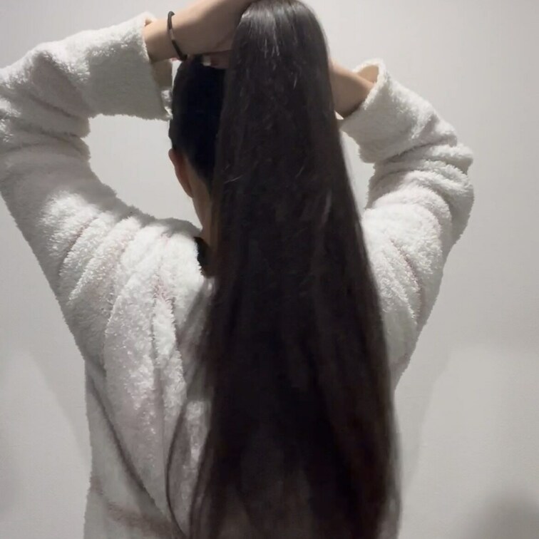 【2023年2月号】
スーパーロングヘアのポニーテール動画です✨
#髪フェチ #ポニーテール