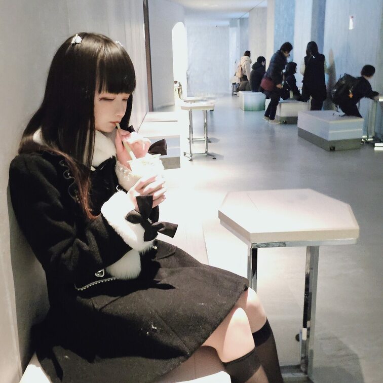 あけましておめでとうございます
去年はご主人さまに出あえて
いろんなかたにかわいがってもらえて
はじめてのこと
