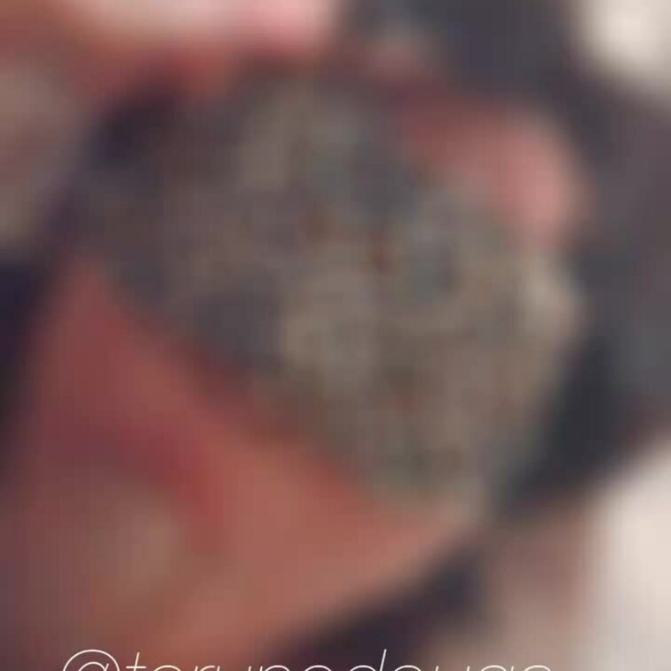 潮吹きしてみたいJDちゃんのフェラ
目隠しされて一生懸命半勃ちちんぽすすってるの可愛い