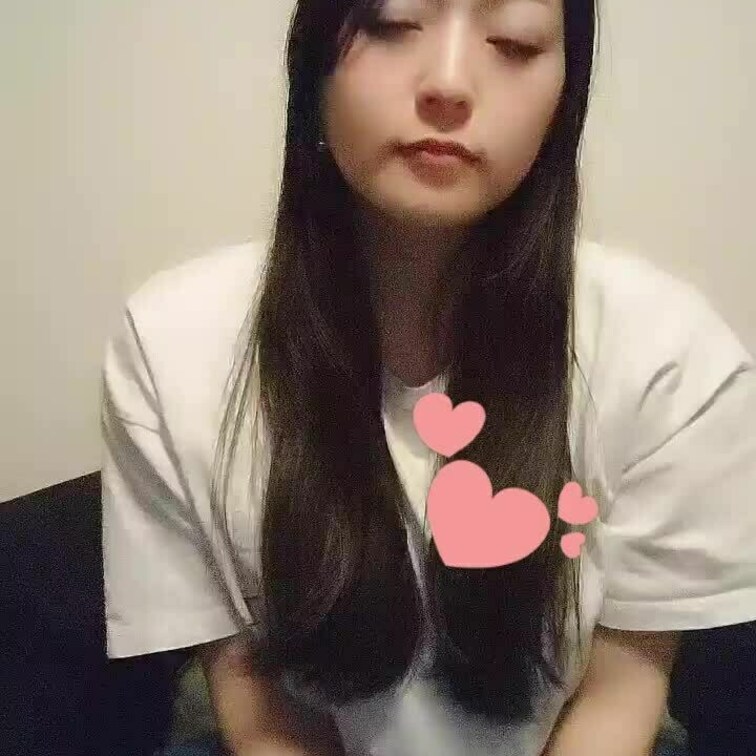 人をダメにするクッションでダメになっちゃった熟女
ぺろぺろしたバイブをムチムチな脚の間に滑り込ませます…
声が出ちゃ