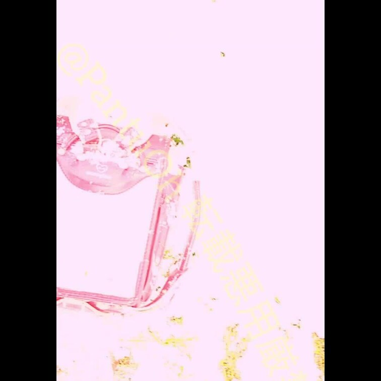 【雪の中真上から撮影🎒クラッシュ⭐】
こちらはお手軽20秒100⭐
雪の中、キャメルのブーツで、
背当てをガンガン