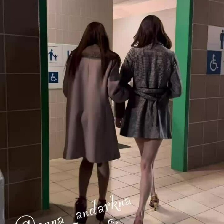 コラボ二つ目😘💓

この動画の後、おじさんが入ってきて2人は慌てて逃げていきました🤣