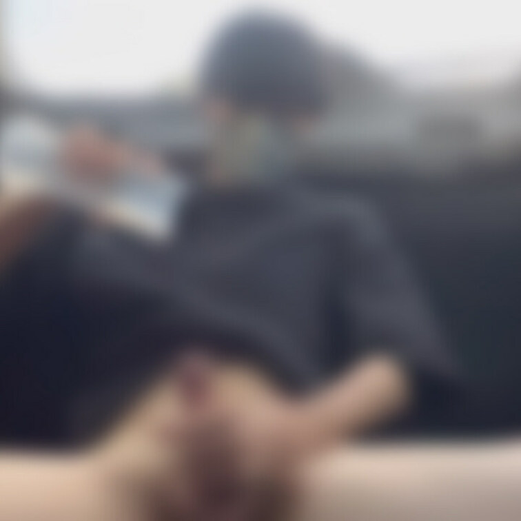 『ぬるぬるで気持ちいぃ〜♡キンタマまでぬるぬるになってるぅ♡』ローション使ってオナ。