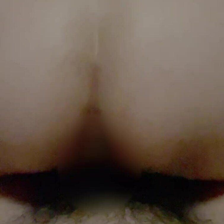 妻ちゃんアナル丸見え