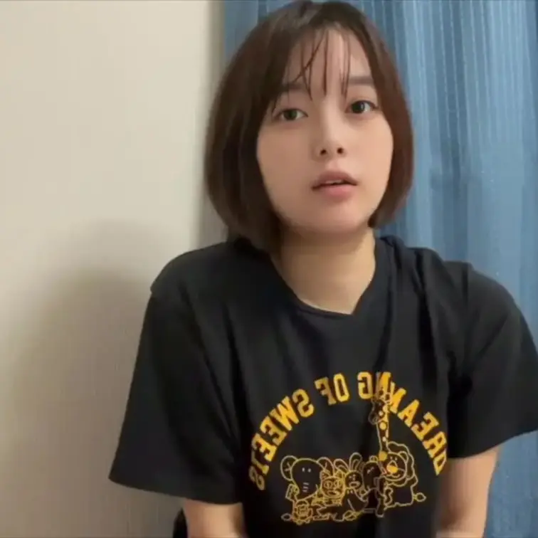 【ファン限定フル動画】🎁

1ヶ月洗ってないまんこの臭いがついて臭そうなぴちぴちジーンズ履いた女子大生のオナニー