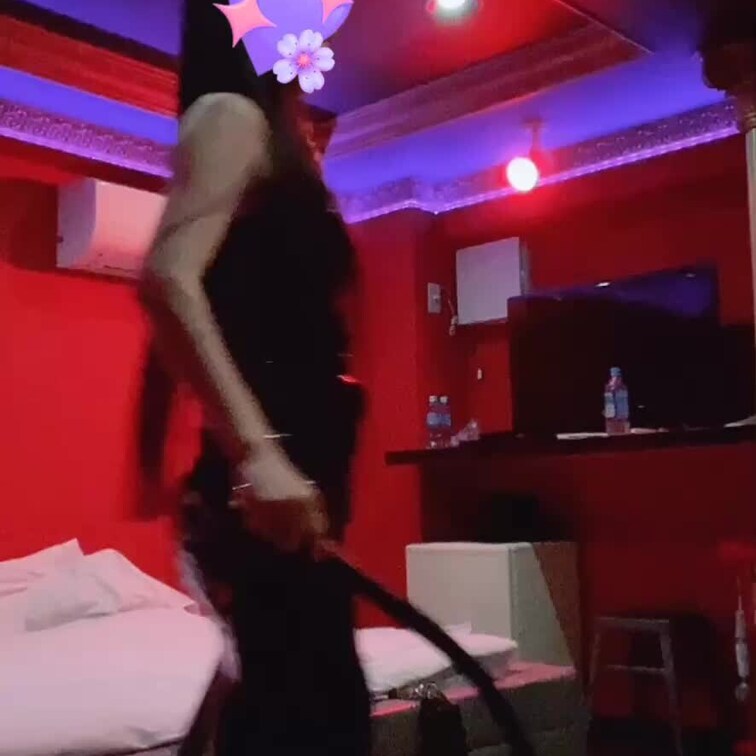 可愛いおマゾと一本鞭でお遊び💋
女王様の鞭はご褒美よね💋今回はロング動画です。