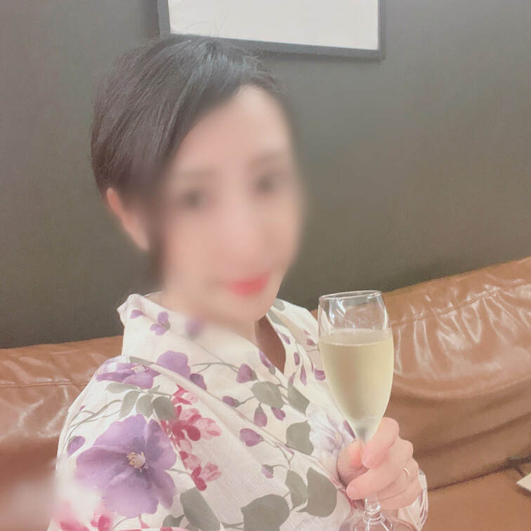 こんばんは人妻ゆうです💋💕
夏なので浴衣デートしてきました👘✨
デートの後は・・💕
いっぱい攻められて