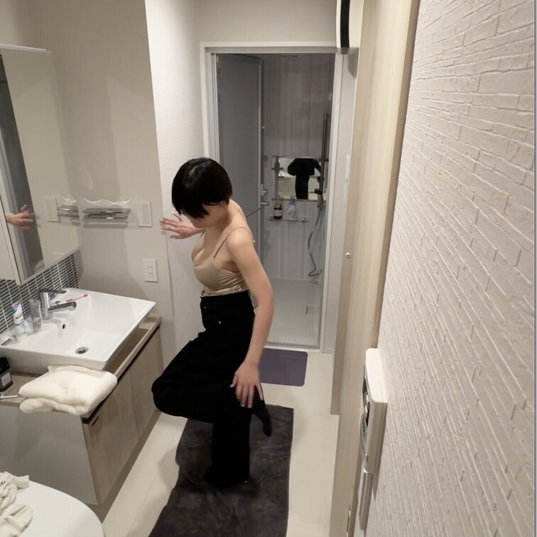 Hカップの欲求不満なグラマラスボディの人妻