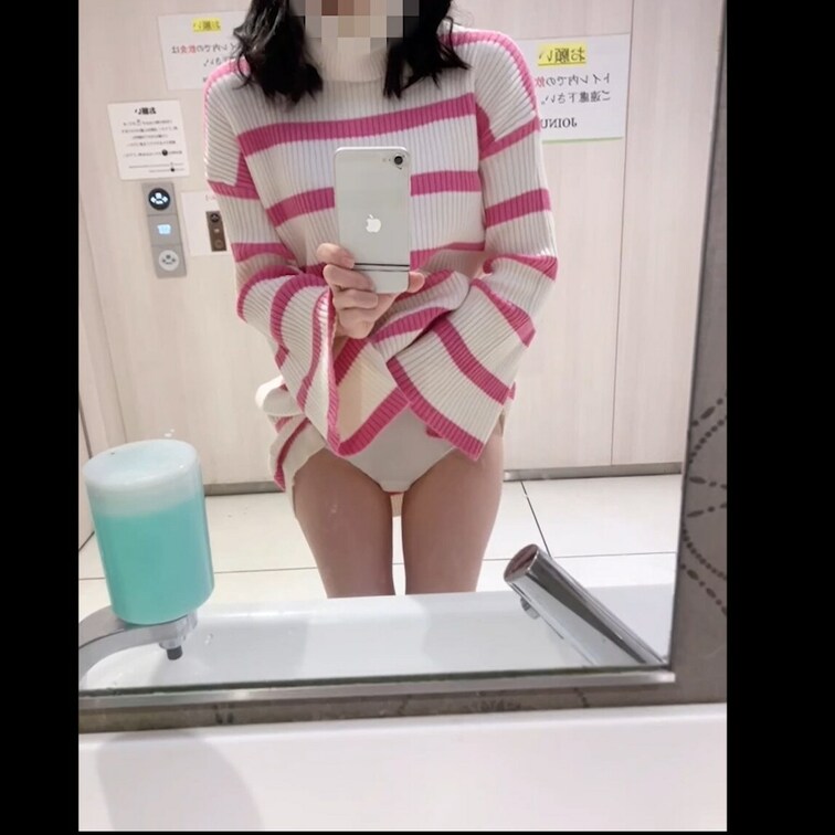 素人のプライベート野外パンチラ自画撮り 