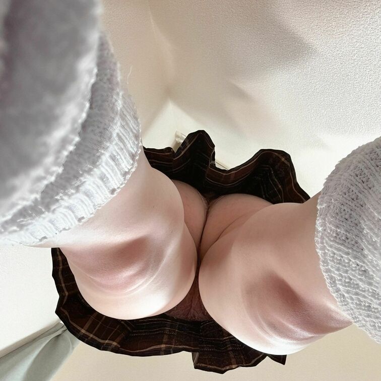 制服ルーズソックス逆さ撮りパンチラ！
★800本以上のハメ撮り動画を投稿済です★
こちらはプラン内でハメ撮り個人撮影