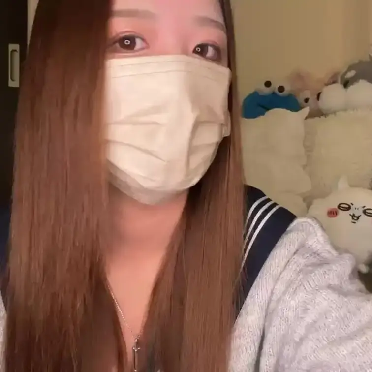 【あおい 21 歳】

あおいさんのライブ配信動画です
生ライブ配信だと、1 回の有料配信を視聴すると、おおよそ平