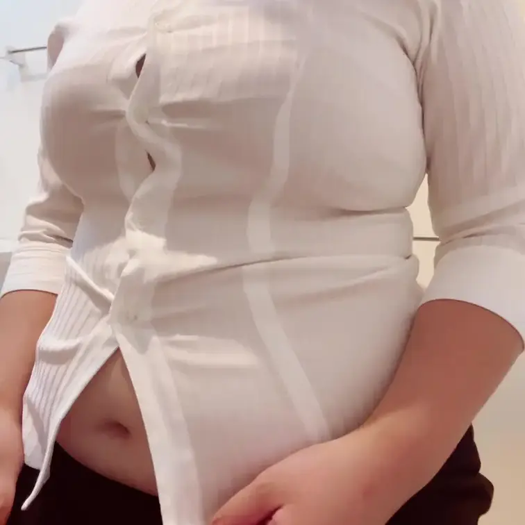スーツが可哀想‼️(おすわりver)