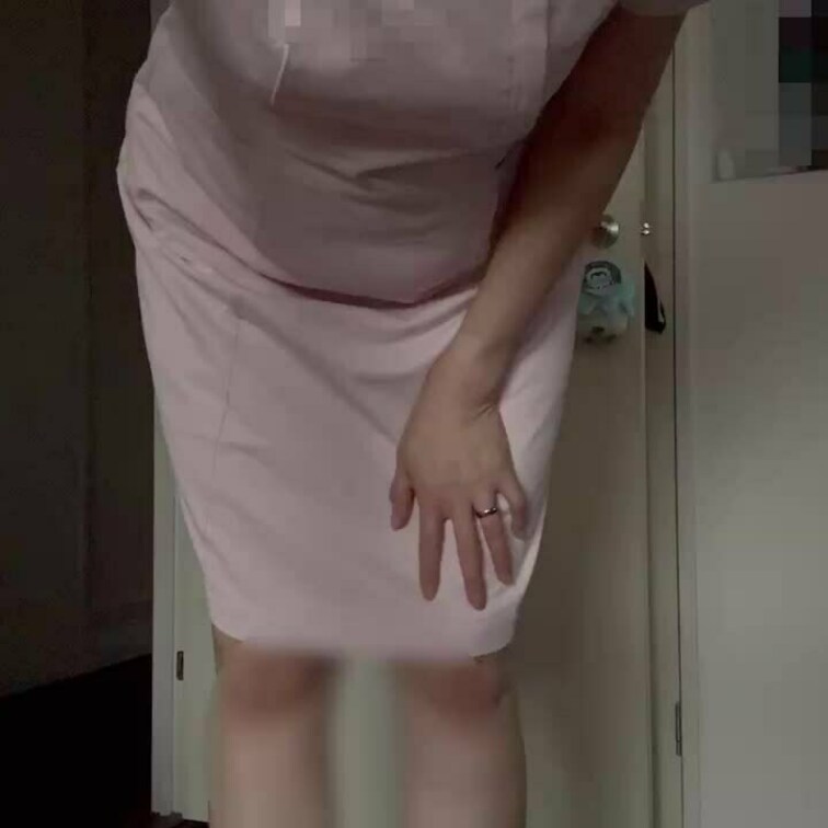 ナースコスでオナニー☺️