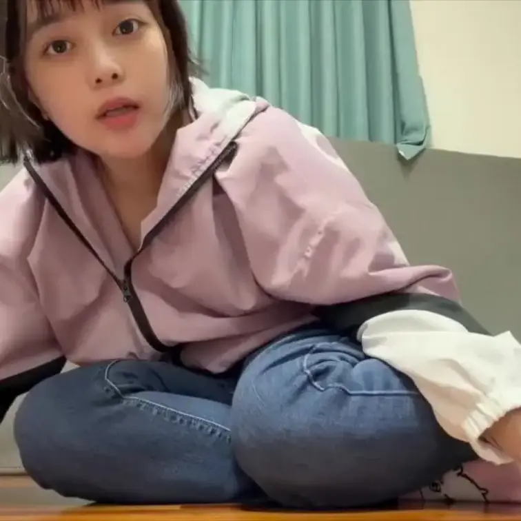 【ファン限定フル動画】🎁

こんなにオナニーって気持ちいいの…。イカの匂いがするマンコみて欲しい