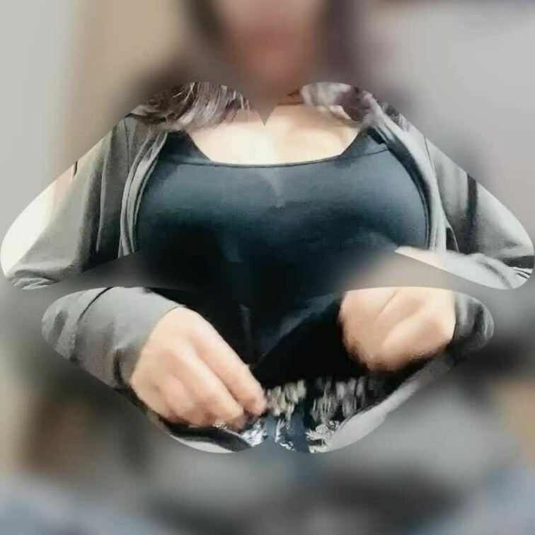 乳首いじめてみた🙈声漏れちゃった❤️