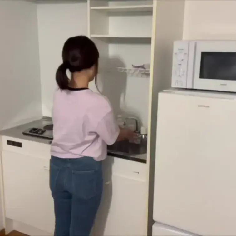 【ファン限定フル動画】🎁

【素人カップルのSEXが見てみたい】キッチンで彼氏といちゃいちゃしながらその場でえっちし