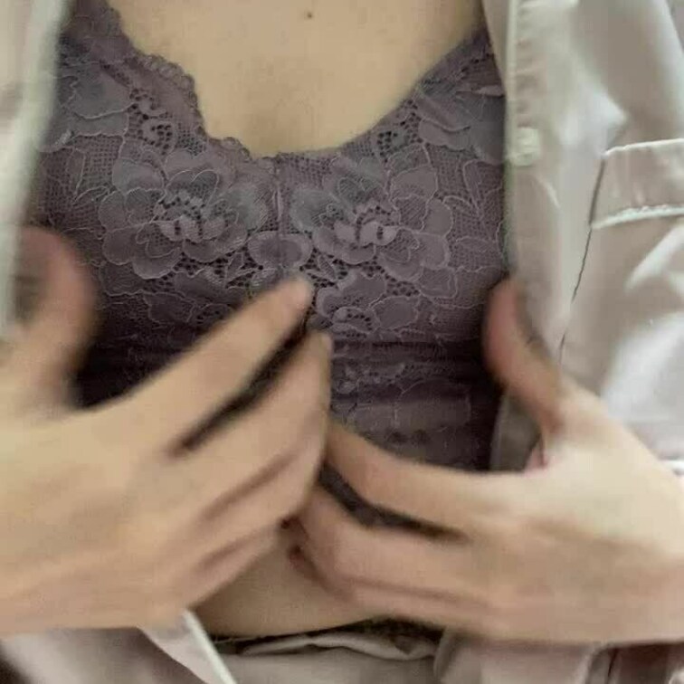 乳首いじめ