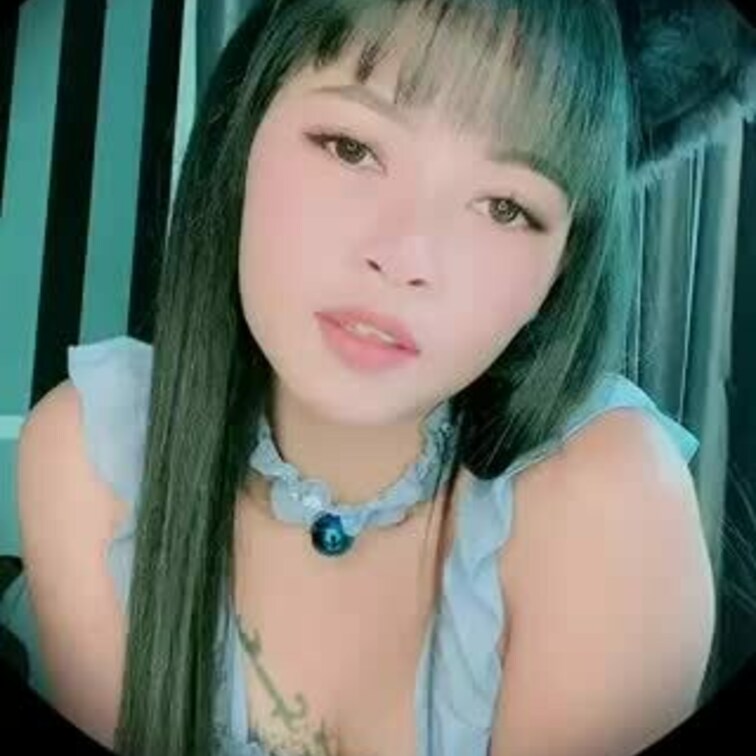 新しいコスチュームだよ🤭