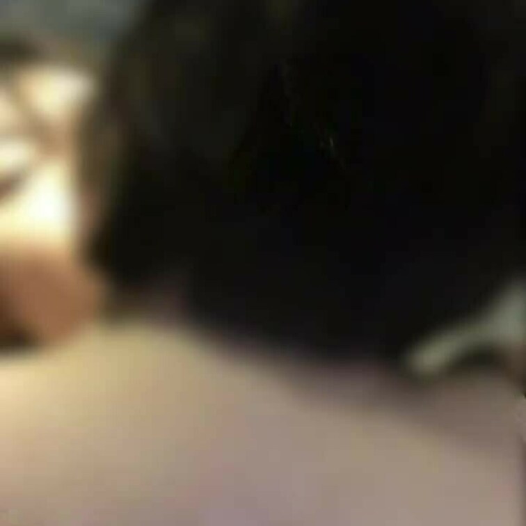 ラブホでのソファーでのキス動画です。テレビの音が入ってるのでをつけてください！