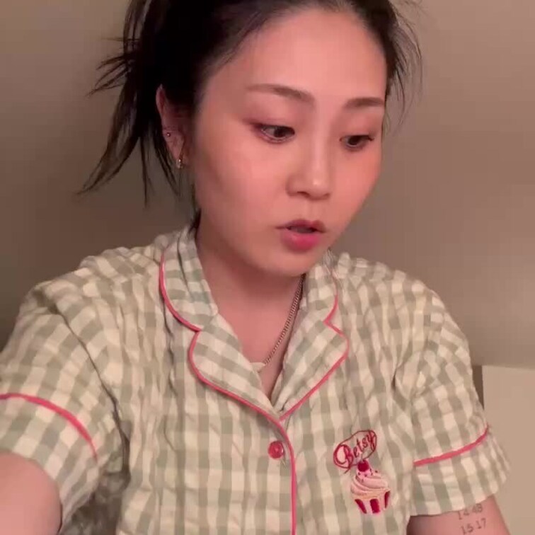 皆様大変お待たせしました！
今回のくすぐり動画はこちらです👍

是非いっぱい見てあげてくださいね(  ˆОˆ  )