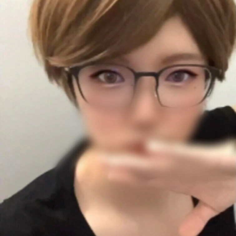 パンツ越しでもクリが勃起しちゃったらこんなに目立っちゃうんです🙈🙈🙈

なので水着とかは着る時はスカートタイプを選び