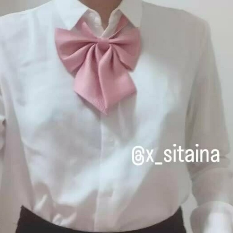 【限定】めちゃくちゃ恥ずかしいけど制服で撮りました😖💦え？見えてる？そんなことないもん！よく見てください🥺


