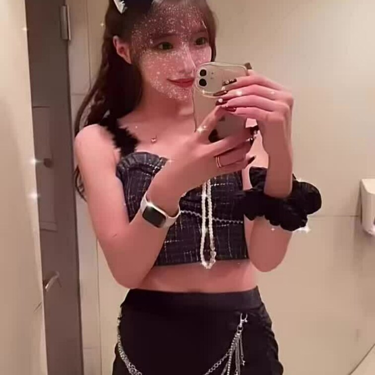 右上の「♡いいね」押してから見てくれると嬉しいです❣️

今年のハロウィンは猫ちゃんやったよー❣️
みんなは何かし