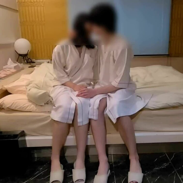 彼女とキスしたりの、Hカップおっぱい揉んだり、乳首とかあそこ触ってイチャイチャ。