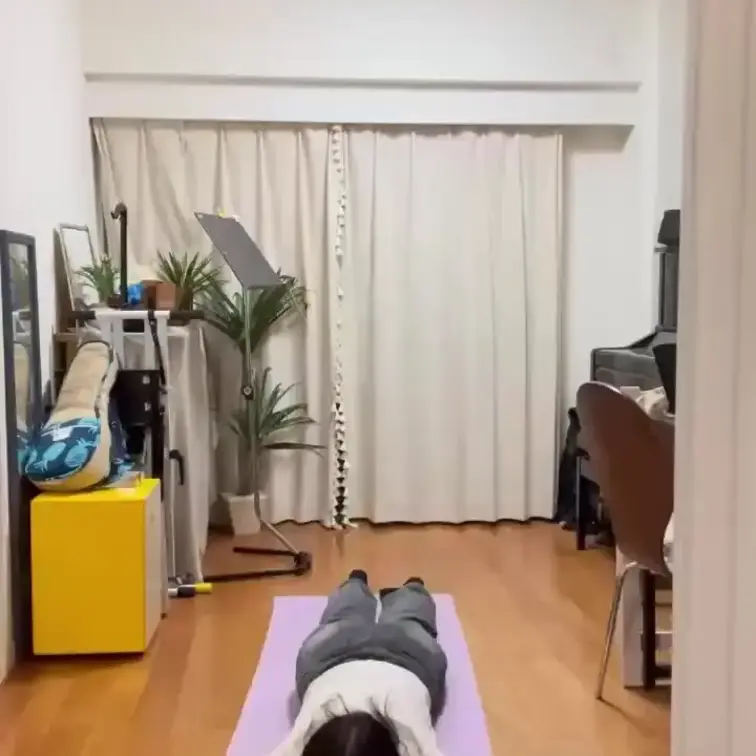 皆様大変お待たせしました！
今回皆様大変お待たせしました！
今回のくすぐり動画はこちらです👍

是非いっぱい見て