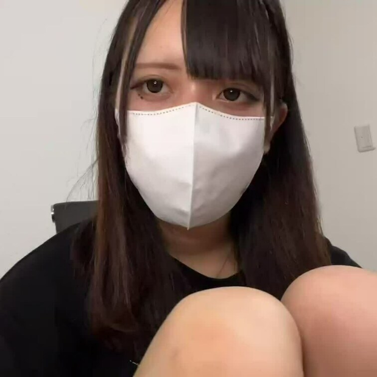 【りん 18 歳】

りんさんのライブ配信動画です
生配信 だと、1 回の有料配信を視聴すると、おおよそ平均 5,