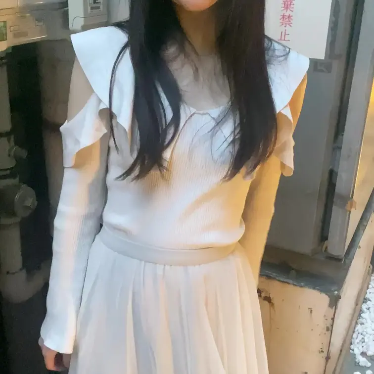 後ろからも見て下さい…
デート中路地裏でパンチラ…
無料プラン加入で視聴出来ます♡