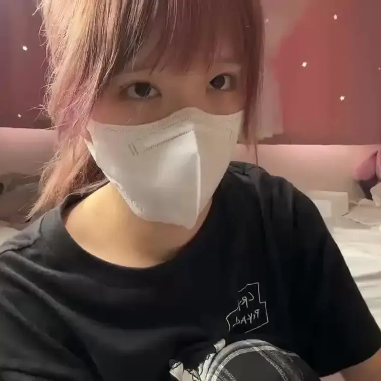 【みれい 20 歳】

みれいさんのライブ配信動画です
生ライブ配信だと、1 回の有料配信を視聴すると、おおよそ平