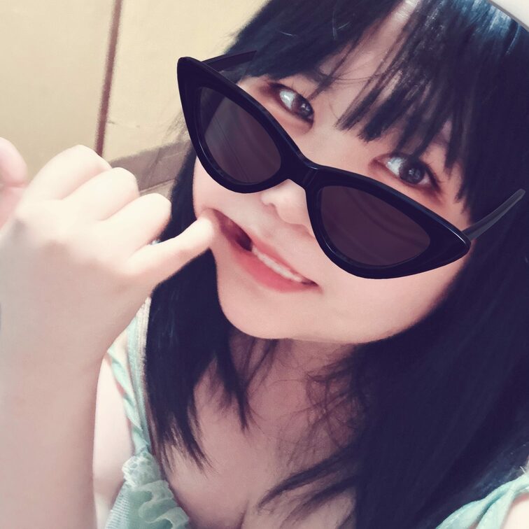 そういえば昨日はハロウィンでしたねー！！！
全然らしいことしてなかったけど、ぽい写真は撮った🤣
来年はなんか着て写真