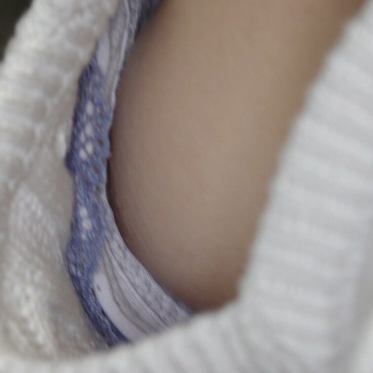 ちょい見せ。本編はこちらから→
#08【陶芸中の胸チラ】ブラが浮きまくりで乳首まで丸見え○○○系女子ちゃん!!