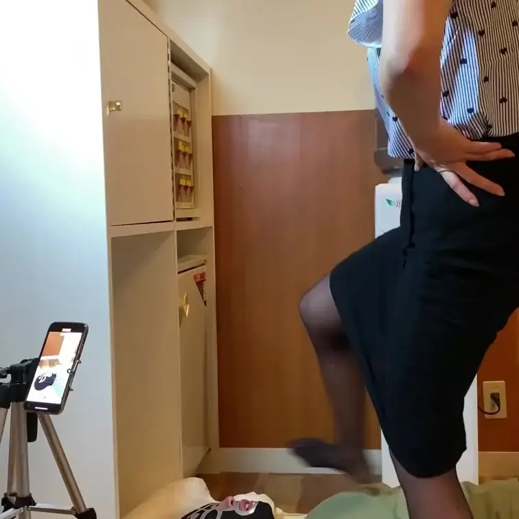 31【THE黒ストッキング】OL様二人からの顔踏みと足舐め

M男さんについて

この日のM男さんは、

【