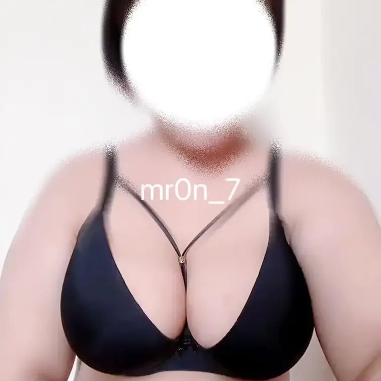 すぐにちくびいき⭐️⭐️このあとすぐにムラムラしすぎてディルドの動画撮ったよ🤍めろふぁんに載せてる😸