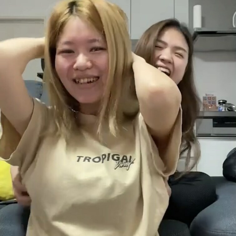 皆様いつもご購入ありがとうございます☺️
今回のくすぐり動画はこちらです👍

是非見てあげてくださいね(  ˆОˆ