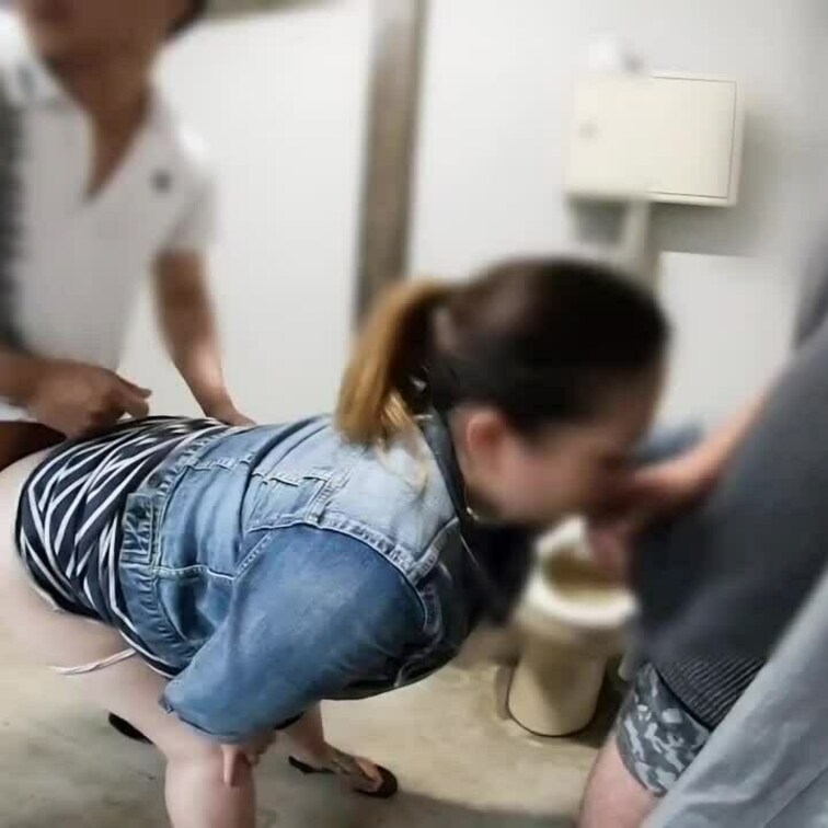 単品販売　売上No.2　 
夕暮れの巨乳シンママと公園ト◯レで3P 詳しくはこちら↓↓↓
上下で串刺しにして精子を放