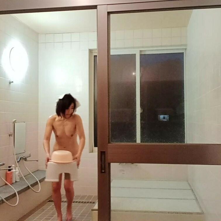 女湯を覗いたら…
こんな感じだよ！