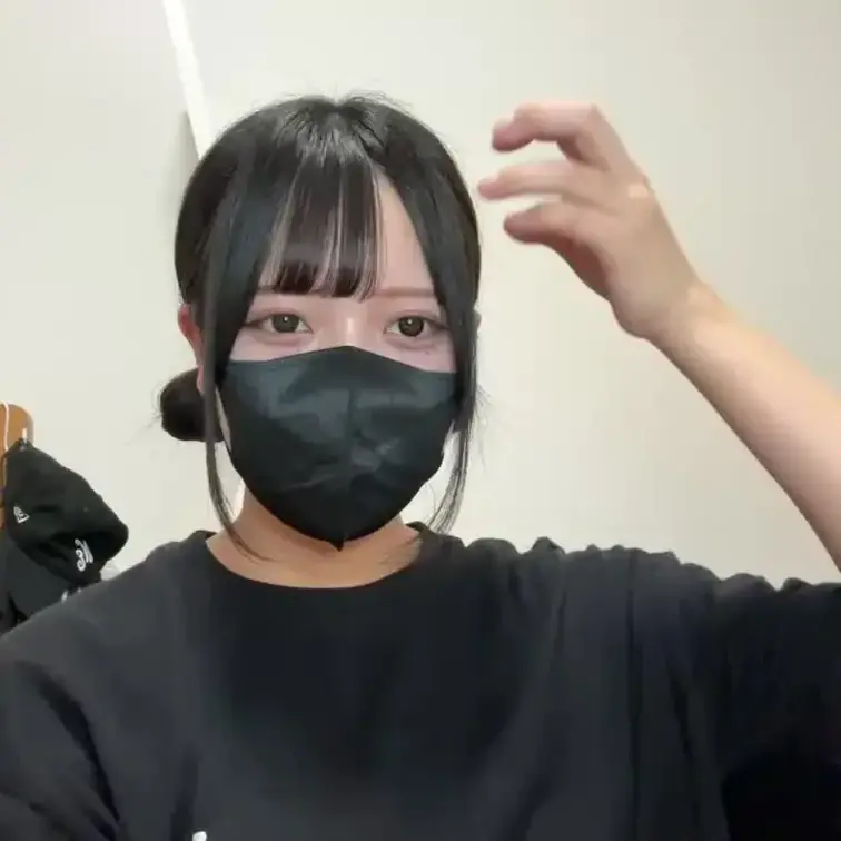 【りん 19 歳】

りんさんのライブ配信動画です
生ライブ配信だと、1 回の有料配信を視聴すると、おおよそ平均 