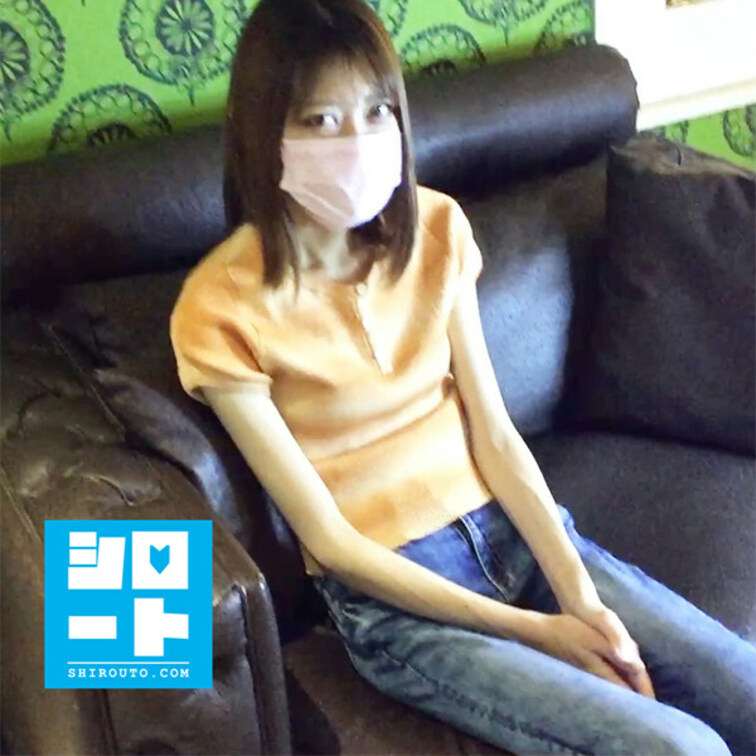 今回出演してくれた女の子は、抱きしめたら壊れそうなスレンダーボディの女の子。

そんな、か弱い女の子に中出しは、男な