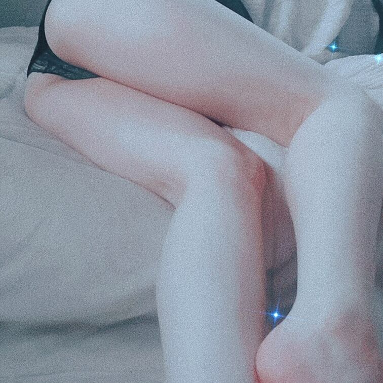 おしりプリっと(〃>ω<〃)💗

足が長く見えるポーズ✨️

今からでも身長伸ばせるかな…🤔💭