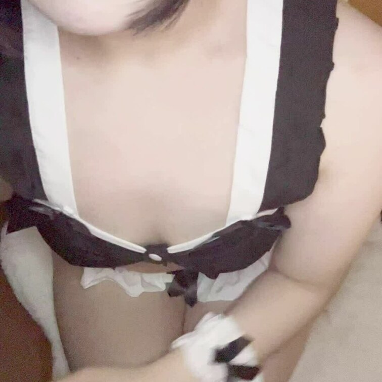 久しぶりの投稿です(;_;)♡

逆バニーコスで乳首いじって気持ちよくなっちゃう動画です、、♡
たくさん見てねദ്