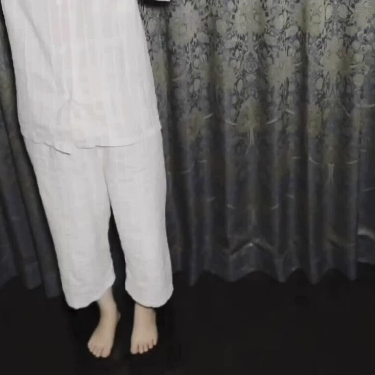 注意❗️
大変貴重映像となりますので
お楽しみください。
お椀型のおっぱいにまんまるお尻
幼さ残る1凸才、
パ